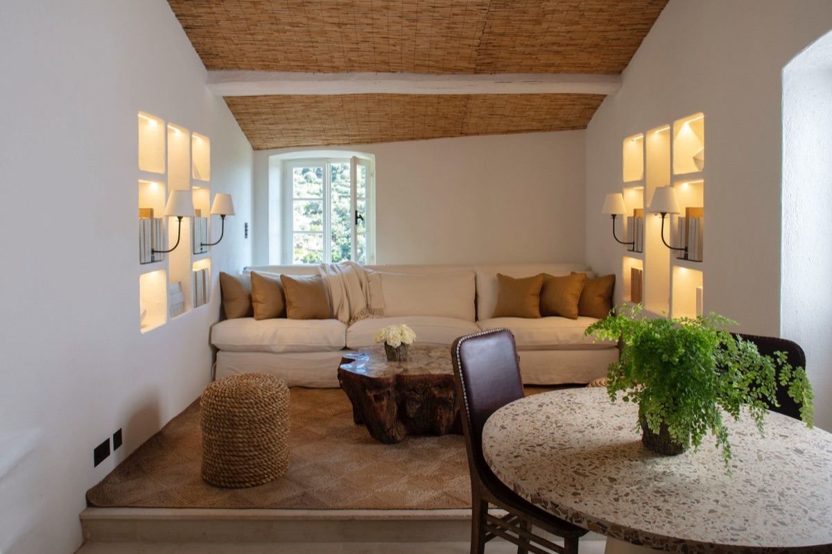 Mediterranean gardens and interiors – photograph 14 of 25 by Clive Nichols